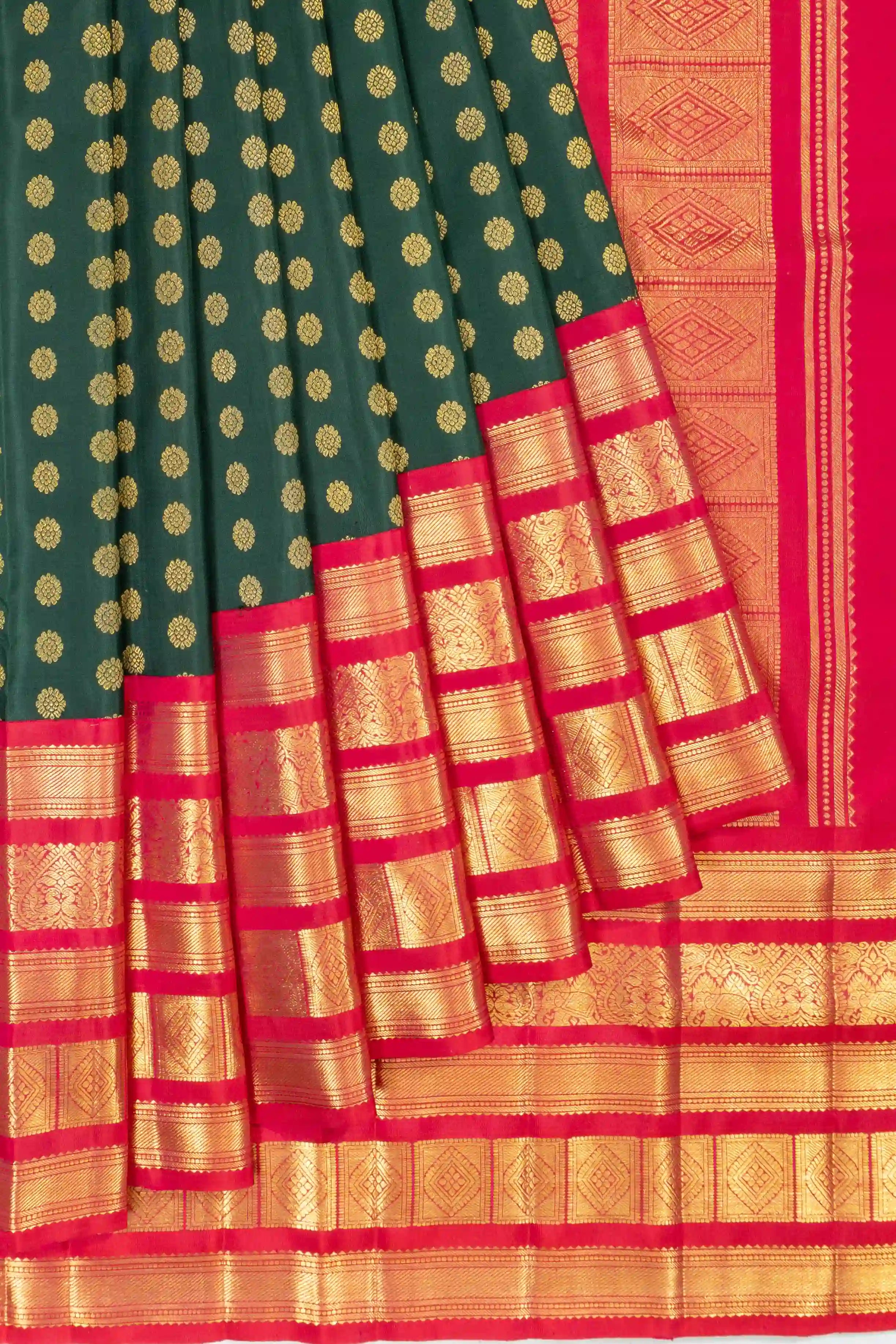 Banarasi Georgette — Cutwork Border